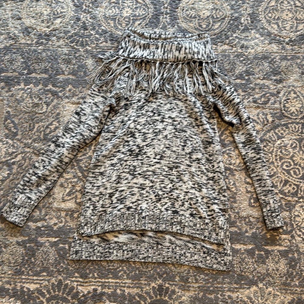 BCX Black and Gray Fringe Sweater Size Small